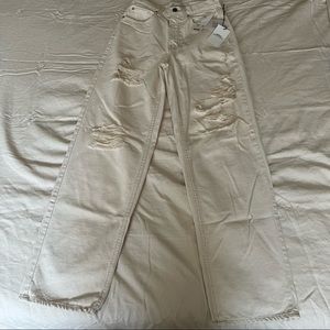 Urban Outfitters BDG High-Waisted Baggy Jean Cream Distressed